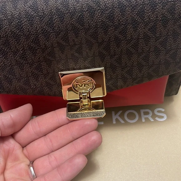 MICHAEL KORS Lita New w/Tags Orig Pkg Crossbody Bag & Magnetic Gift StorageBox - Picture 4 of 16